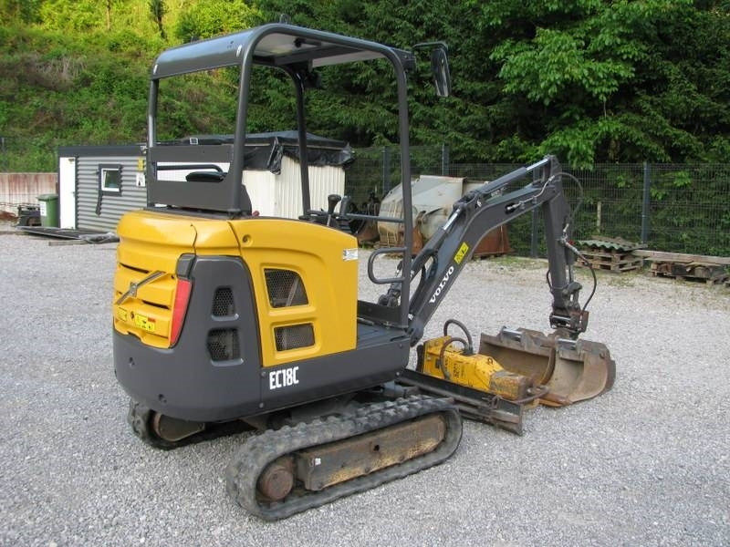 Volvo EC18C 3 žlice + kladivo Volvo HB02 - Mini excavator: picture 5 Volvo EC18C 3 žlice + kladivo Volvo HB02 - Mini excavator: picture 5