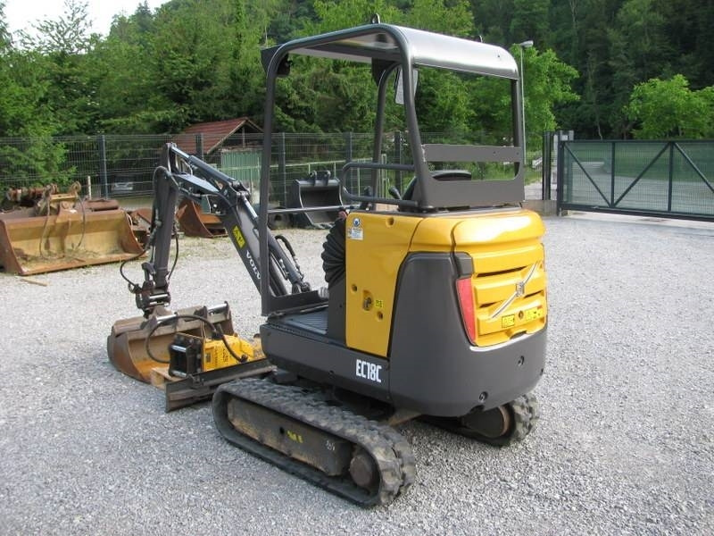 Volvo EC18C 3 žlice + kladivo Volvo HB02 - Mini excavator: picture 3 Volvo EC18C 3 žlice + kladivo Volvo HB02 - Mini excavator: picture 3