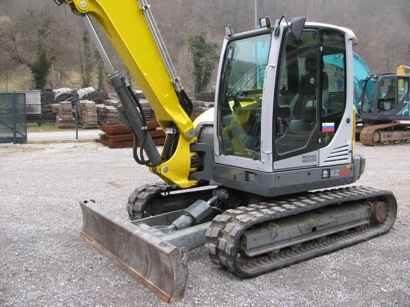 Wacker Neuson EZ 80 z grajferjem - Mini excavator: picture 2 Wacker Neuson EZ 80 z grajferjem - Mini excavator: picture 2