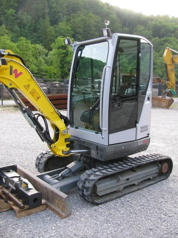 Wacker Neuson EZ26 2 žlici + NOVO kladivo - Mini excavator: picture 2 Wacker Neuson EZ26 2 žlici + NOVO kladivo - Mini excavator: picture 2