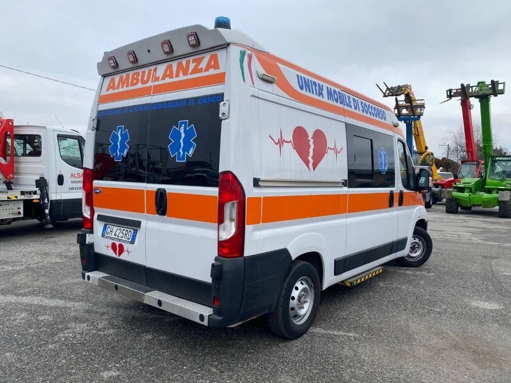 Fiat Ducato - Ambulance: picture 2 Fiat Ducato - Ambulance: picture 2