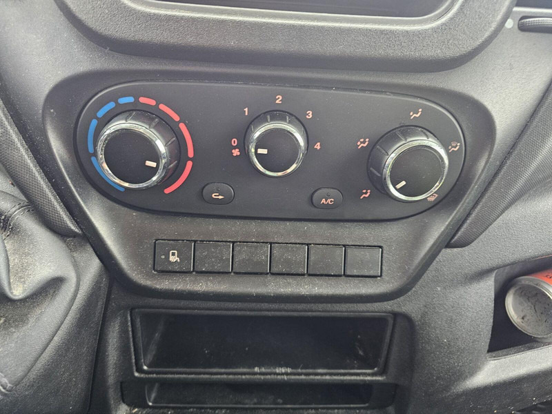 Refrigerated delivery van Iveco 35-130 S - Carrier Pulsor 350 frigo: picture 19