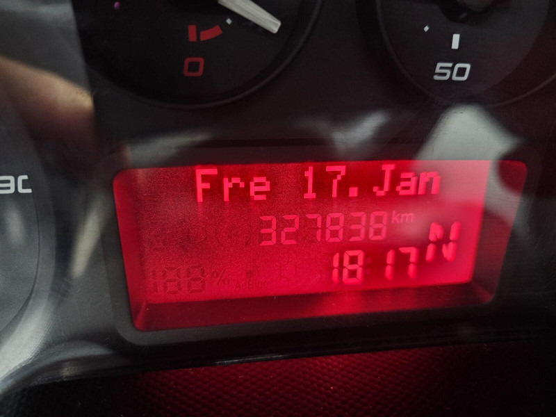 Refrigerated delivery van Iveco 35-130 S - Carrier Pulsor 350 frigo: picture 18