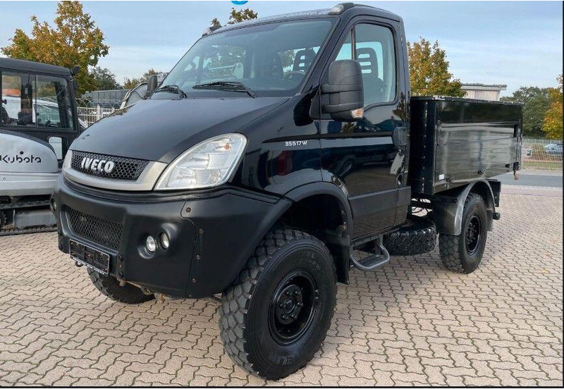 Iveco 35S17 W 4x4 Flatbed - Open body delivery van: picture 1 Iveco 35S17 W 4x4 Flatbed - Open body delivery van: picture 1