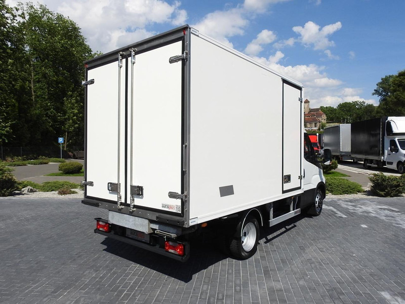 Iveco DAILY 50C15 CHŁODNIA KONTENER -5*C ZASILANIE 230V KLIMATYZACJA B - Refrigerated truck: picture 3 Iveco DAILY 50C15 CHŁODNIA KONTENER -5*C ZASILANIE 230V KLIMATYZACJA B - Refrigerated truck: picture 3
