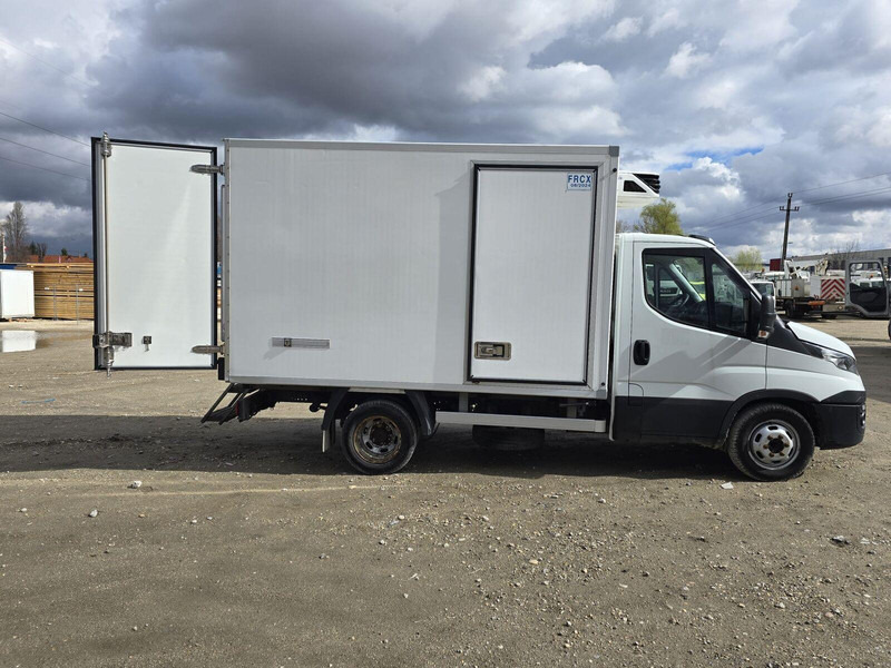 Iveco Daily 35-140 - Carrier Xarios 350 frigo - Refrigerated delivery van: picture 4 Iveco Daily 35-140 - Carrier Xarios 350 frigo - Refrigerated delivery van: picture 4