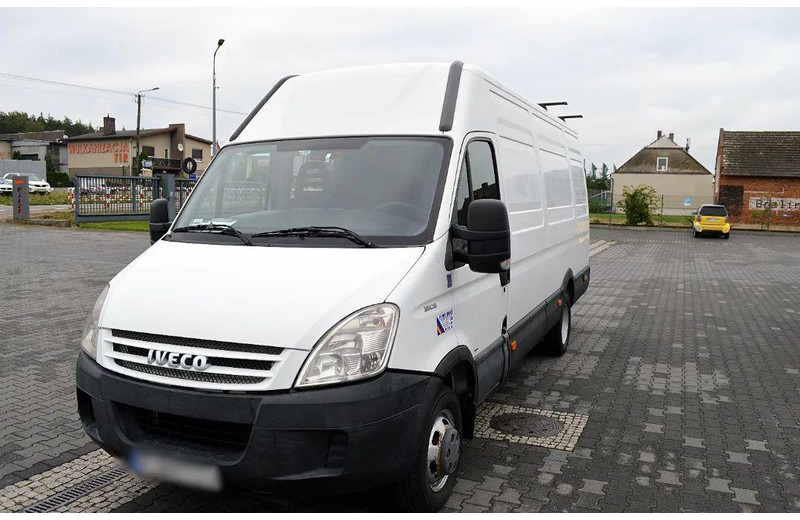 Iveco Daily 35C15 Blaszak L4H2 Brygadówka 6-seater Doka Dubel Cabin - Minibus, People carrier: picture 2 Iveco Daily 35C15 Blaszak L4H2 Brygadówka 6-seater Doka Dubel Cabin - Minibus, People carrier: picture 2
