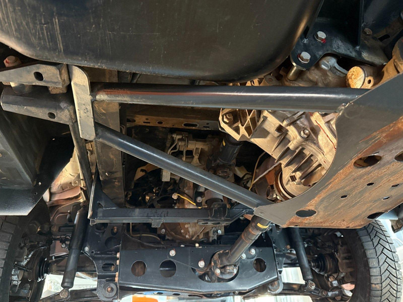 Open body delivery van, Crew cab van Iveco Daily 35C15 flatbed: picture 9