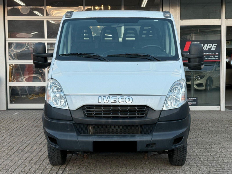 Iveco Daily 35C15 flatbed - Open body delivery van, Crew cab van: picture 2 Iveco Daily 35C15 flatbed - Open body delivery van, Crew cab van: picture 2