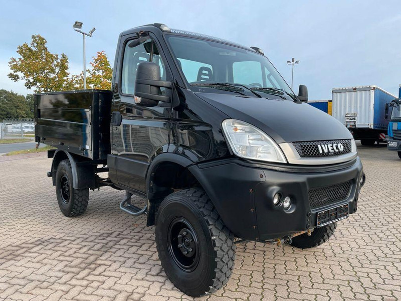 Iveco Daily 35S17 Flatbed 4x4 - Open body delivery van: picture 1 Iveco Daily 35S17 Flatbed 4x4 - Open body delivery van: picture 1