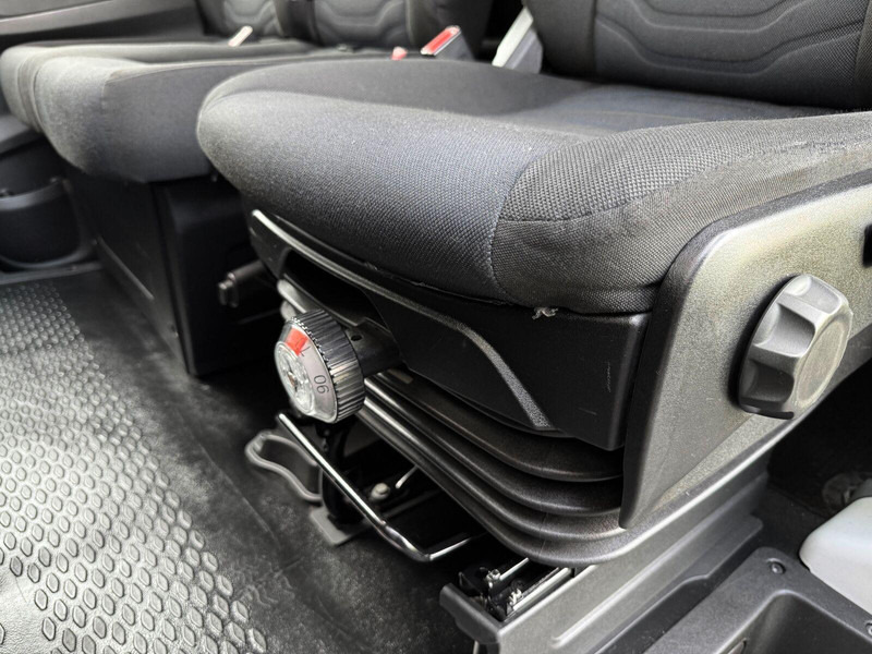 Closed box van Iveco Daily 35S18 Hi-Matic L4H2 Maxi Furgon Doka Brygadówka 6-miejsc S: picture 11 Closed box van Iveco Daily 35S18 Hi-Matic L4H2 Maxi Furgon Doka Brygadówka 6-miejsc S: picture 11