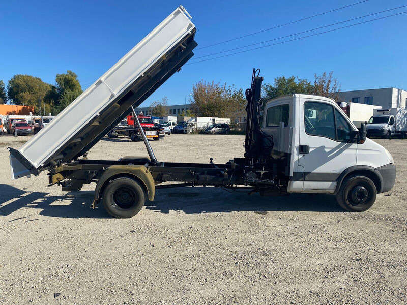 Iveco Daily 65 C 18 - 3 sided Tipper + HIAB 033T Crane - Tipper van: picture 2 Iveco Daily 65 C 18 - 3 sided Tipper + HIAB 033T Crane - Tipper van: picture 2