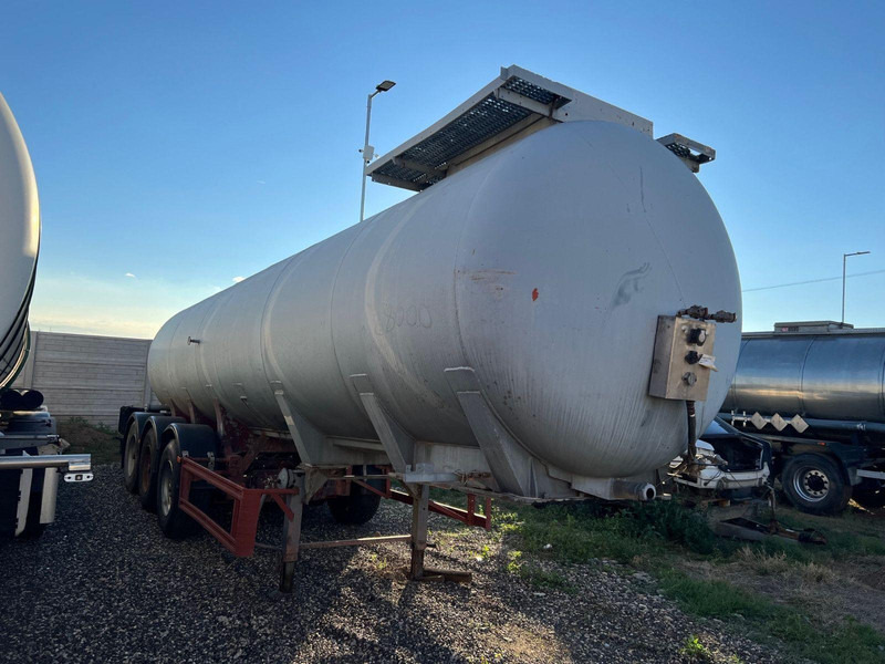 Kaiser FEM-KER - Tanker semi-trailer: picture 2 Kaiser FEM-KER - Tanker semi-trailer: picture 2