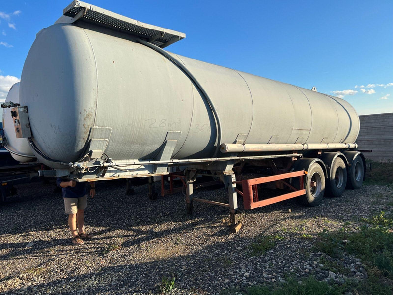 Kaiser FEM-KER - Tanker semi-trailer: picture 1 Kaiser FEM-KER - Tanker semi-trailer: picture 1