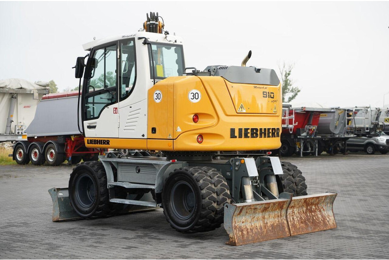 Liebherr 910 COMPACT LITRONIC / KOPARKA KOŁOWA / KLIMATYZACJA / KAMERA - Wheel excavator: picture 3 Liebherr 910 COMPACT LITRONIC / KOPARKA KOŁOWA / KLIMATYZACJA / KAMERA - Wheel excavator: picture 3