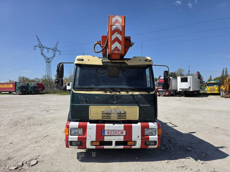 MAN 18.264 Multitel ALU 32m - Truck mounted aerial platform: picture 5 MAN 18.264 Multitel ALU 32m - Truck mounted aerial platform: picture 5