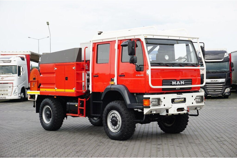 MAN / LE 220 / 4 X 4 / DOKA / STRAŻ POZARNA - Fire engine: picture 2 MAN / LE 220 / 4 X 4 / DOKA / STRAŻ POZARNA - Fire engine: picture 2