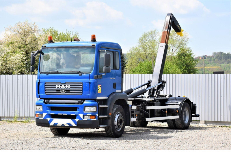 MAN TGA 18.310 - Hook lift truck: picture 2 MAN TGA 18.310 - Hook lift truck: picture 2