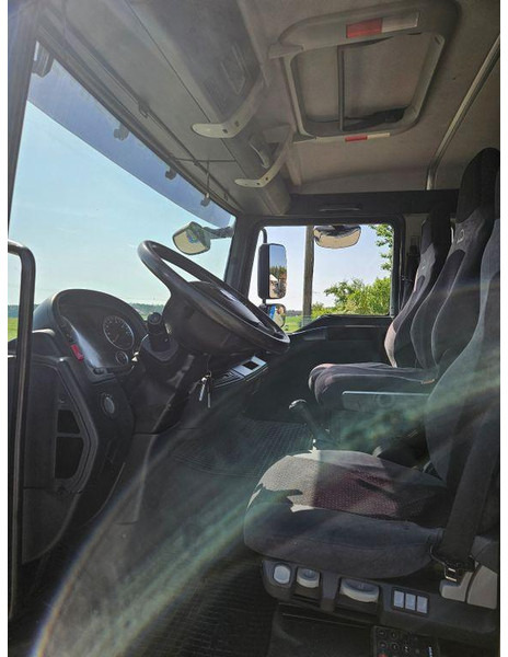 Dropside/ Flatbed truck MAN TGL 12-250: picture 6 Dropside/ Flatbed truck MAN TGL 12-250: picture 6