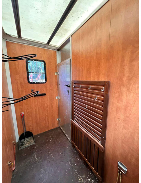 Horse truck MAN TGL 8.180 - Horse transporter: picture 8 Horse truck MAN TGL 8.180 - Horse transporter: picture 8