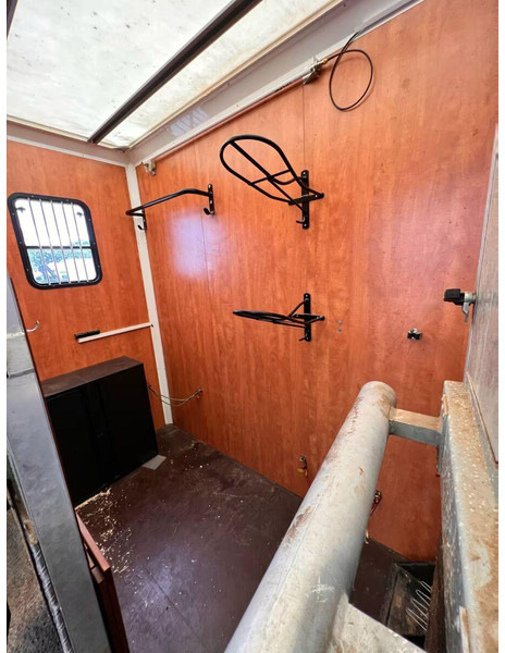 Horse truck MAN TGL 8.180 - Horse transporter: picture 7 Horse truck MAN TGL 8.180 - Horse transporter: picture 7