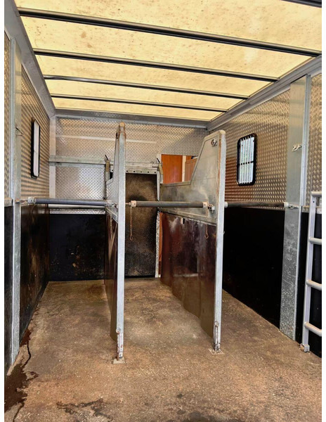 Horse truck MAN TGL 8.180 - Horse transporter: picture 6 Horse truck MAN TGL 8.180 - Horse transporter: picture 6