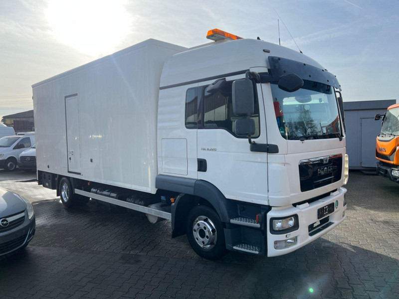 MAN TGL 8.220 Abschlepper*Geschlossen*Aufgelastet* - Car transporter truck: picture 2 MAN TGL 8.220 Abschlepper*Geschlossen*Aufgelastet* - Car transporter truck: picture 2