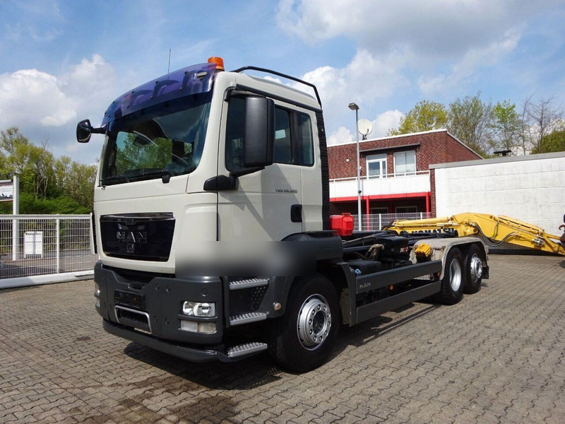 MAN TGS 26.320 - Hook lift truck - Hook lift truck, Crane truck: picture 2 MAN TGS 26.320 - Hook lift truck - Hook lift truck, Crane truck: picture 2