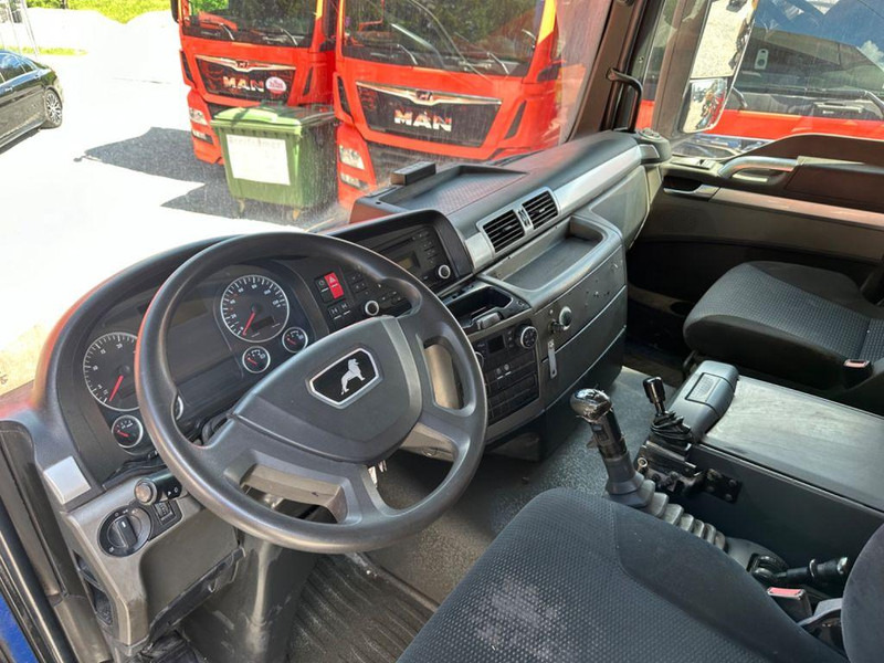 Tipper MAN TGS 41.440 8x4 BB: picture 7