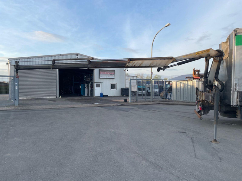 MAN TGX 18.400 Curtain Sider + Crane Palfinger 14002 EH - Box truck: picture 5 MAN TGX 18.400 Curtain Sider + Crane Palfinger 14002 EH - Box truck: picture 5