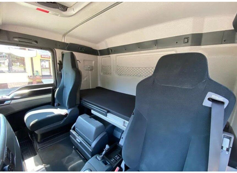 Hook lift truck MAN TGX 26.440: picture 19