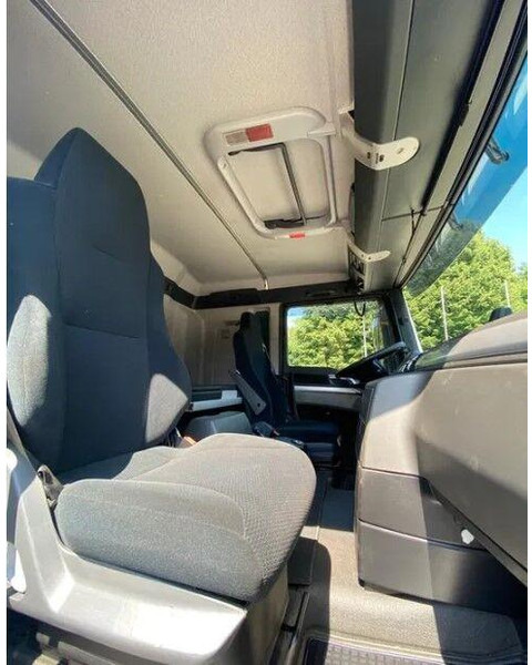 Hook lift truck MAN TGX 26.440: picture 18