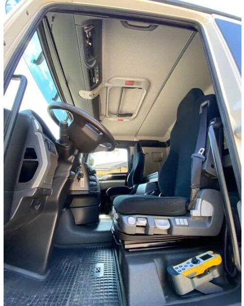 Hook lift truck MAN TGX 26.440: picture 15