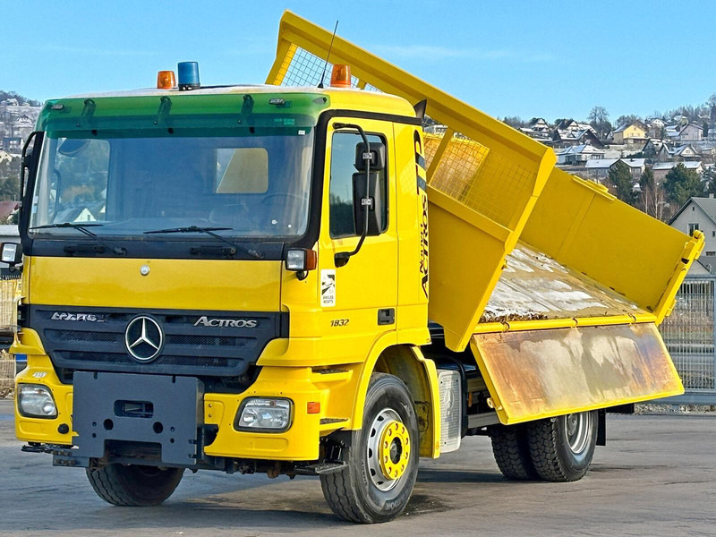 Mercedes-Benz ACTROS 1832 - Tipper: picture 3 Mercedes-Benz ACTROS 1832 - Tipper: picture 3