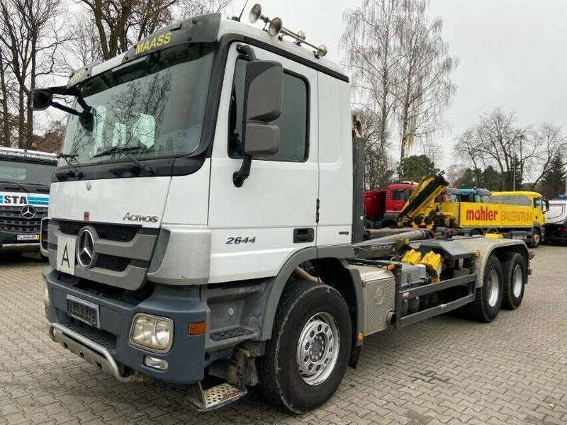 Mercedes-Benz ACTROS 2644 - Hook lift truck: picture 2 Mercedes-Benz ACTROS 2644 - Hook lift truck: picture 2