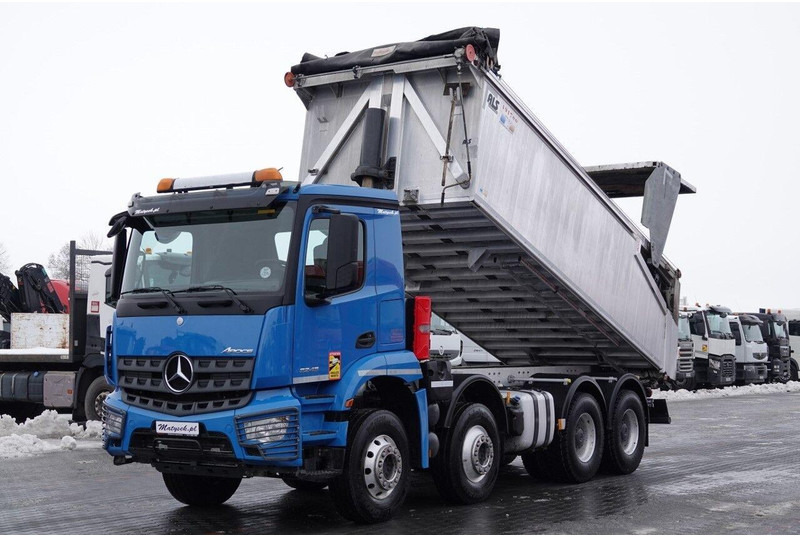 Mercedes-Benz AROCS 3243 / 8x4 / WYWROTKA 20m3 / TYLNOZSYP / EURO 6 / OPONY 10 - Tipper: picture 1 Mercedes-Benz AROCS 3243 / 8x4 / WYWROTKA 20m3 / TYLNOZSYP / EURO 6 / OPONY 10 - Tipper: picture 1