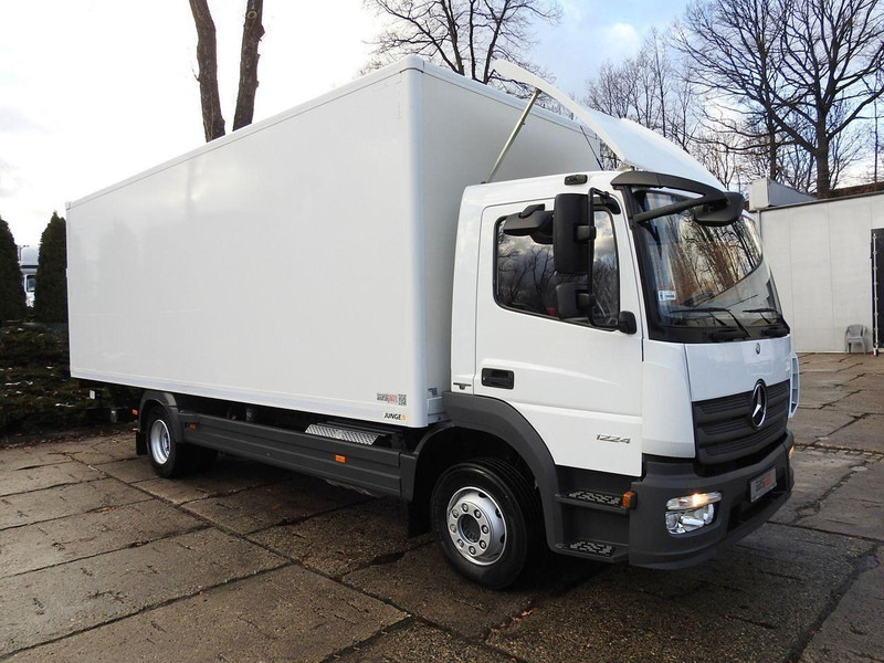 Mercedes-Benz ATEGO 12.24 KONTENER WINDA 18 PALET TEMPOMAT KLIMATYZACJA AUTOMA - Box truck: picture 4 Mercedes-Benz ATEGO 12.24 KONTENER WINDA 18 PALET TEMPOMAT KLIMATYZACJA AUTOMA - Box truck: picture 4