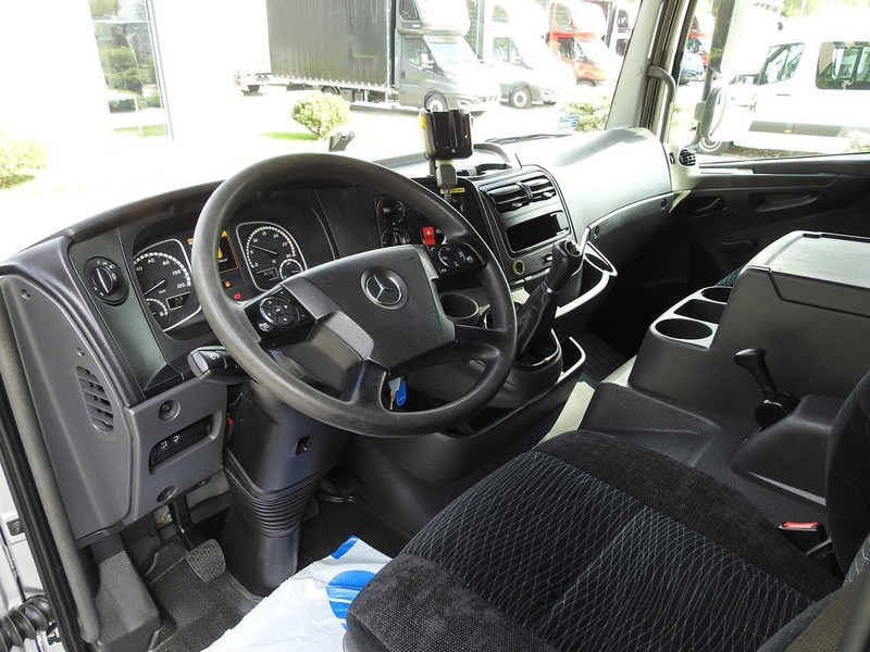 Mercedes-Benz ATEGO 1221 PLANDEKA WINDA 16 PALET WEBASTO KLIMATYZACJA PNEUMATY - Box truck: picture 2 Mercedes-Benz ATEGO 1221 PLANDEKA WINDA 16 PALET WEBASTO KLIMATYZACJA PNEUMATY - Box truck: picture 2