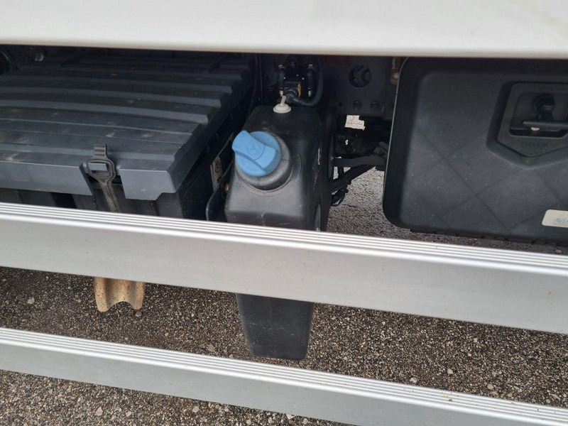 Mercedes-Benz ATEGO 1323 4x4 Refrigerated CARRIER XARIOS 600MT + Tail Lift - Refrigerated truck: picture 5 Mercedes-Benz ATEGO 1323 4x4 Refrigerated CARRIER XARIOS 600MT + Tail Lift - Refrigerated truck: picture 5