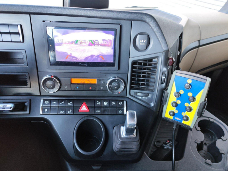 Car transporter truck Mercedes-Benz Actros 2543 Vehicle transporter 6x2: picture 12