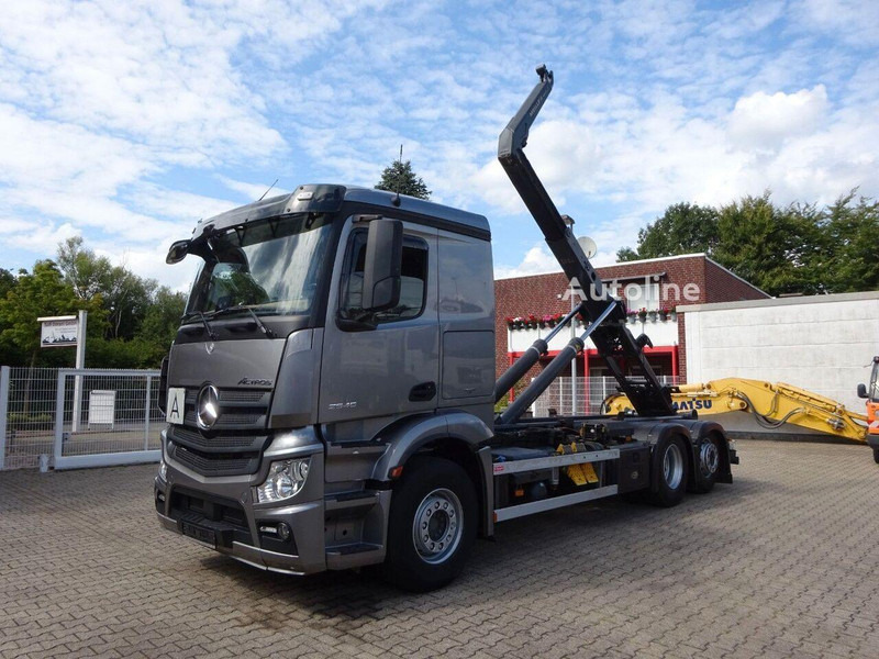 Mercedes-Benz Actros 2545 - Hook lift truck 6x2 - Hook lift truck: picture 2 Mercedes-Benz Actros 2545 - Hook lift truck 6x2 - Hook lift truck: picture 2