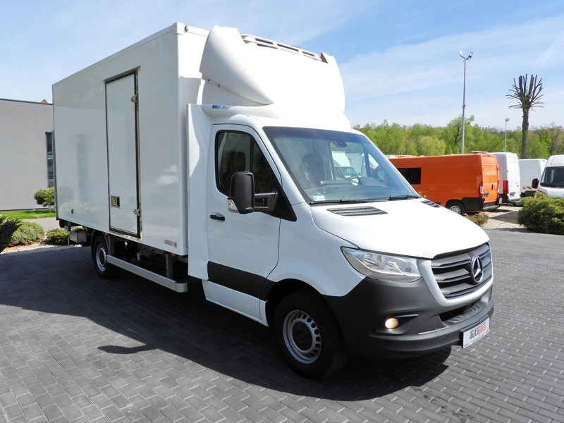 Mercedes-Benz SPRINTER 316 CHŁODNIA KONTENER 0*C WINDA 8 PALET TEMPOMAT PNEUMA - Refrigerated truck: picture 4 Mercedes-Benz SPRINTER 316 CHŁODNIA KONTENER 0*C WINDA 8 PALET TEMPOMAT PNEUMA - Refrigerated truck: picture 4