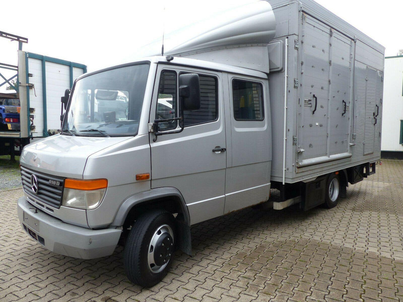 Mercedes-Benz Vario 818 Doka horse transporter + Tail lift - Horse truck: picture 1 Mercedes-Benz Vario 818 Doka horse transporter + Tail lift - Horse truck: picture 1