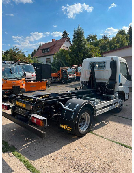 Mitsubishi Fuso Canter 6S15 - Hook lift truck: picture 3 Mitsubishi Fuso Canter 6S15 - Hook lift truck: picture 3