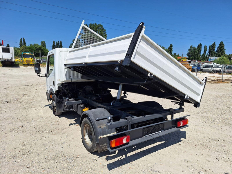 Nissan Cabstar 2,5 TDi - 3 sided Tipper - Tipper van: picture 5 Nissan Cabstar 2,5 TDi - 3 sided Tipper - Tipper van: picture 5