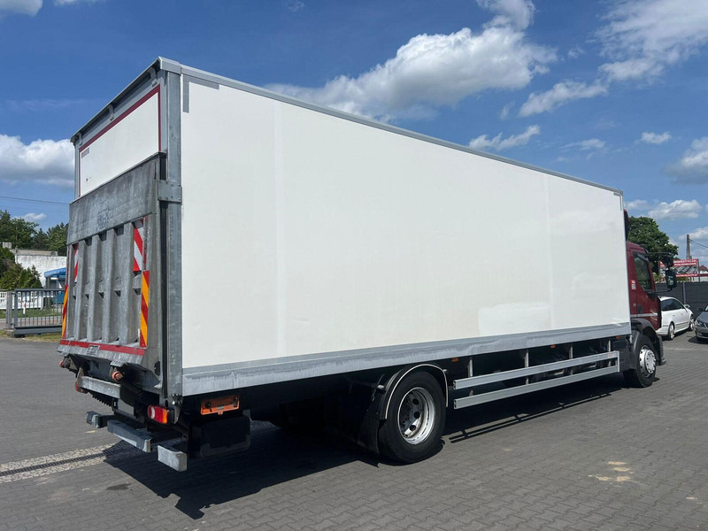 Renault D 18 250 DTI 18T REFRIGERATOR + LIFT - Refrigerated truck: picture 4 Renault D 18 250 DTI 18T REFRIGERATOR + LIFT - Refrigerated truck: picture 4