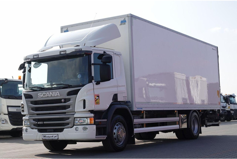 Scania P 450 / 4x2 / IZOTERMA / NIISKI PRZEBIEG 96 tys. km / WINDA ZA - Refrigerated truck: picture 4 Scania P 450 / 4x2 / IZOTERMA / NIISKI PRZEBIEG 96 tys. km / WINDA ZA - Refrigerated truck: picture 4