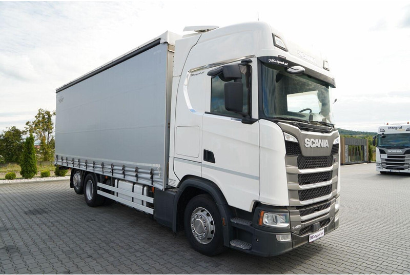 Scania S 450 / SOLÓWKA / 6X2 / OŚ PODNOSZONA / 2019 / - Curtain side truck: picture 2 Scania S 450 / SOLÓWKA / 6X2 / OŚ PODNOSZONA / 2019 / - Curtain side truck: picture 2