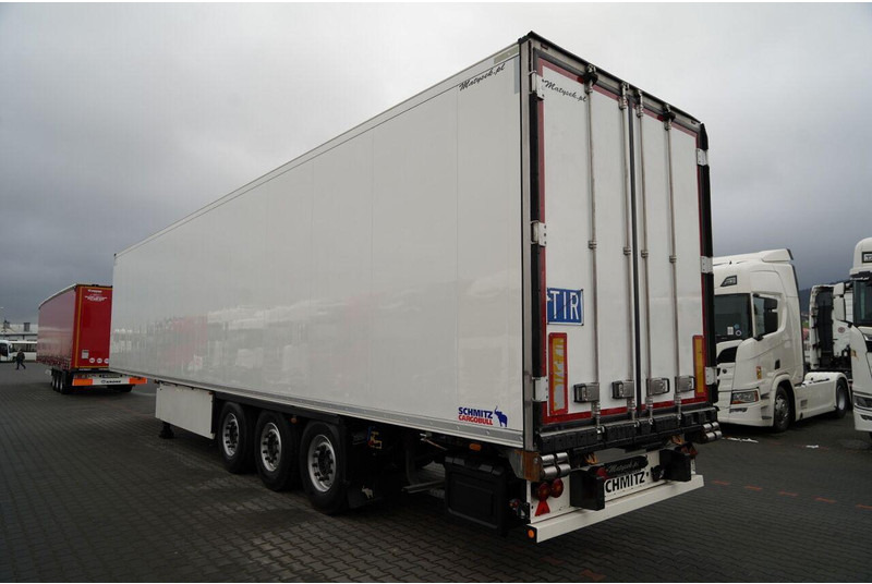 Schmitz Cargobull CHŁODNIA / THERMO KING / HAKÓWKA / OŚ PODNOSZONA / KOSZ NA PALE - Refrigerated semi-trailer: picture 3 Schmitz Cargobull CHŁODNIA / THERMO KING / HAKÓWKA / OŚ PODNOSZONA / KOSZ NA PALE - Refrigerated semi-trailer: picture 3