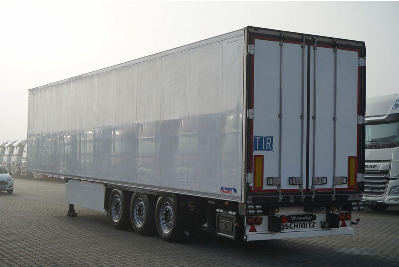 Schmitz Cargobull CHŁODNIA / THERMO KING SLX 300 / HAKÓWKA / OŚ PODNOSZONA / KOSZ - Refrigerated semi-trailer: picture 4 Schmitz Cargobull CHŁODNIA / THERMO KING SLX 300 / HAKÓWKA / OŚ PODNOSZONA / KOSZ - Refrigerated semi-trailer: picture 4